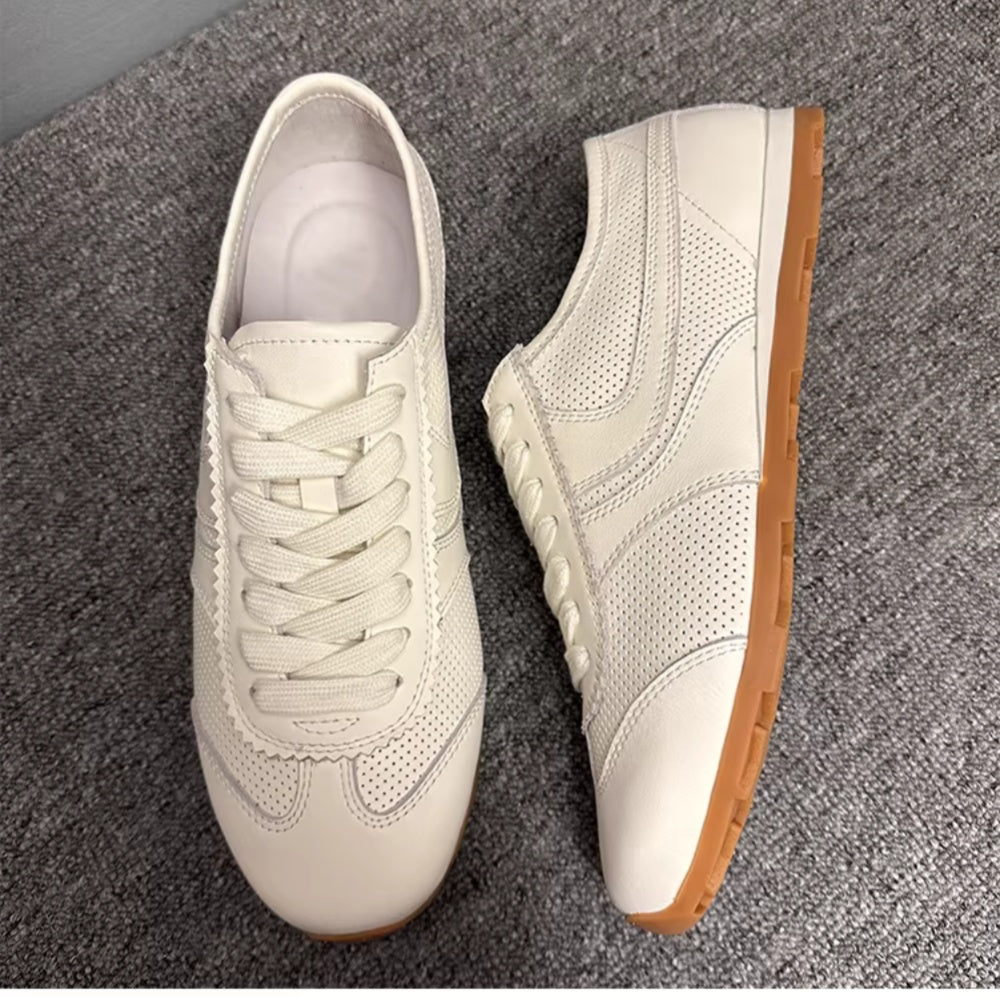 Men's leather perforated breathable shoes, with a retro and casual style, flat sole, men's style shoes