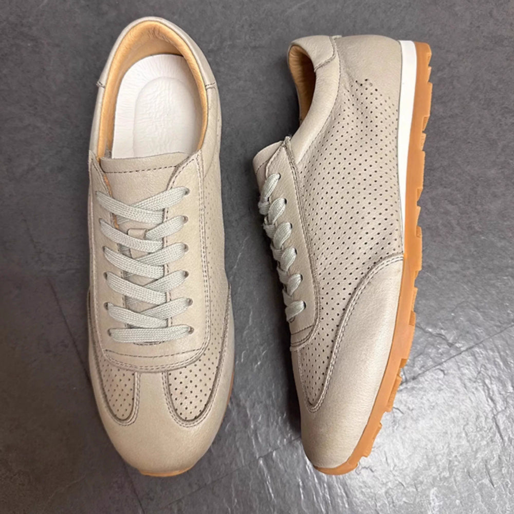 Top-quality genuine leather sports shoes, breathable casual shoes. Soft sole, made of pure leather.