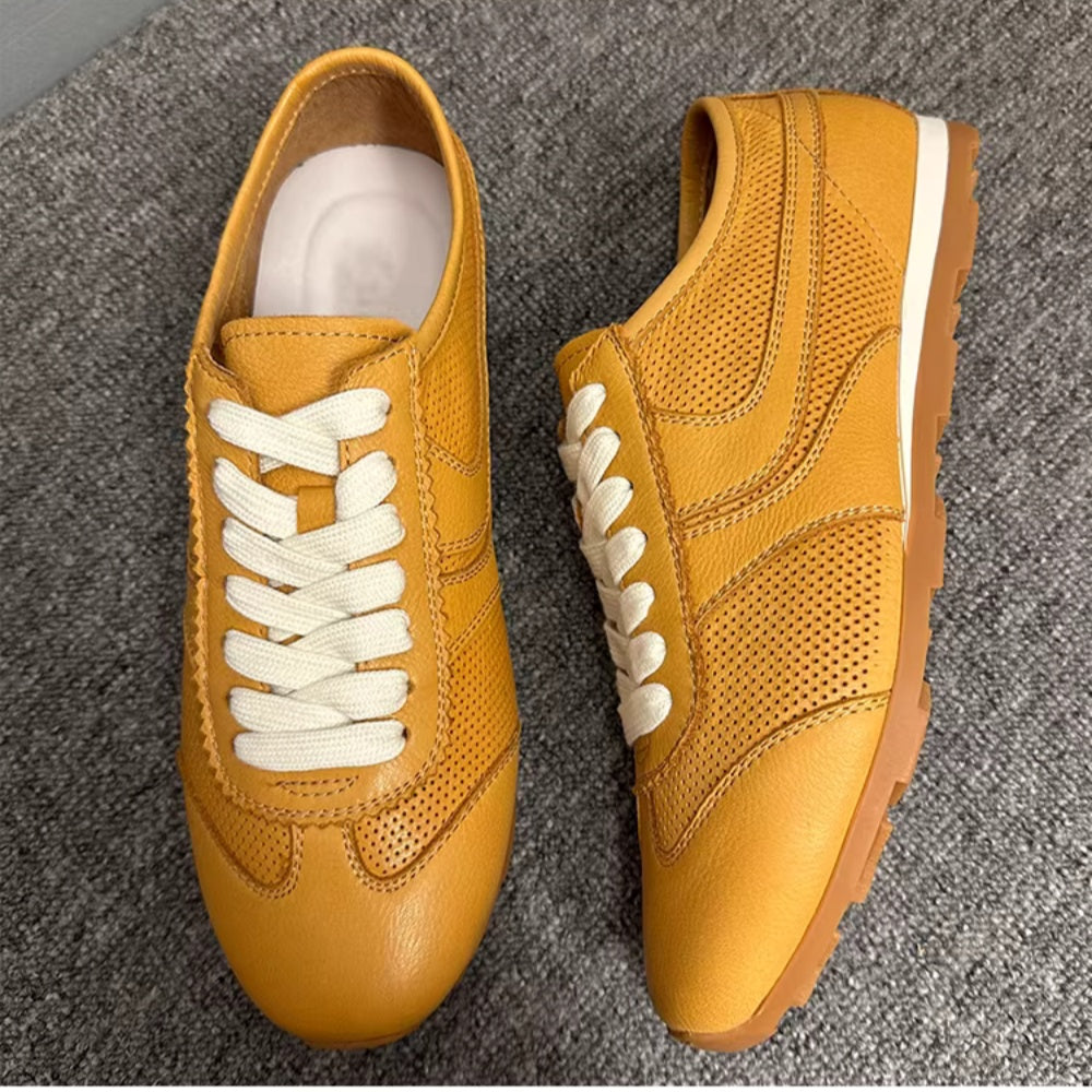 Men's leather perforated breathable shoes, with a retro and casual style, flat sole, men's style shoes