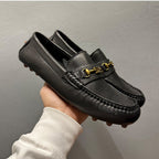 Handcrafted leather shoes by men, high-quality fashionable casual street shoes, men's footwear.