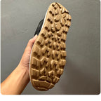 A brand-new, durable and casual leather high-top sports shoes, made of canvas material with a thick sole.