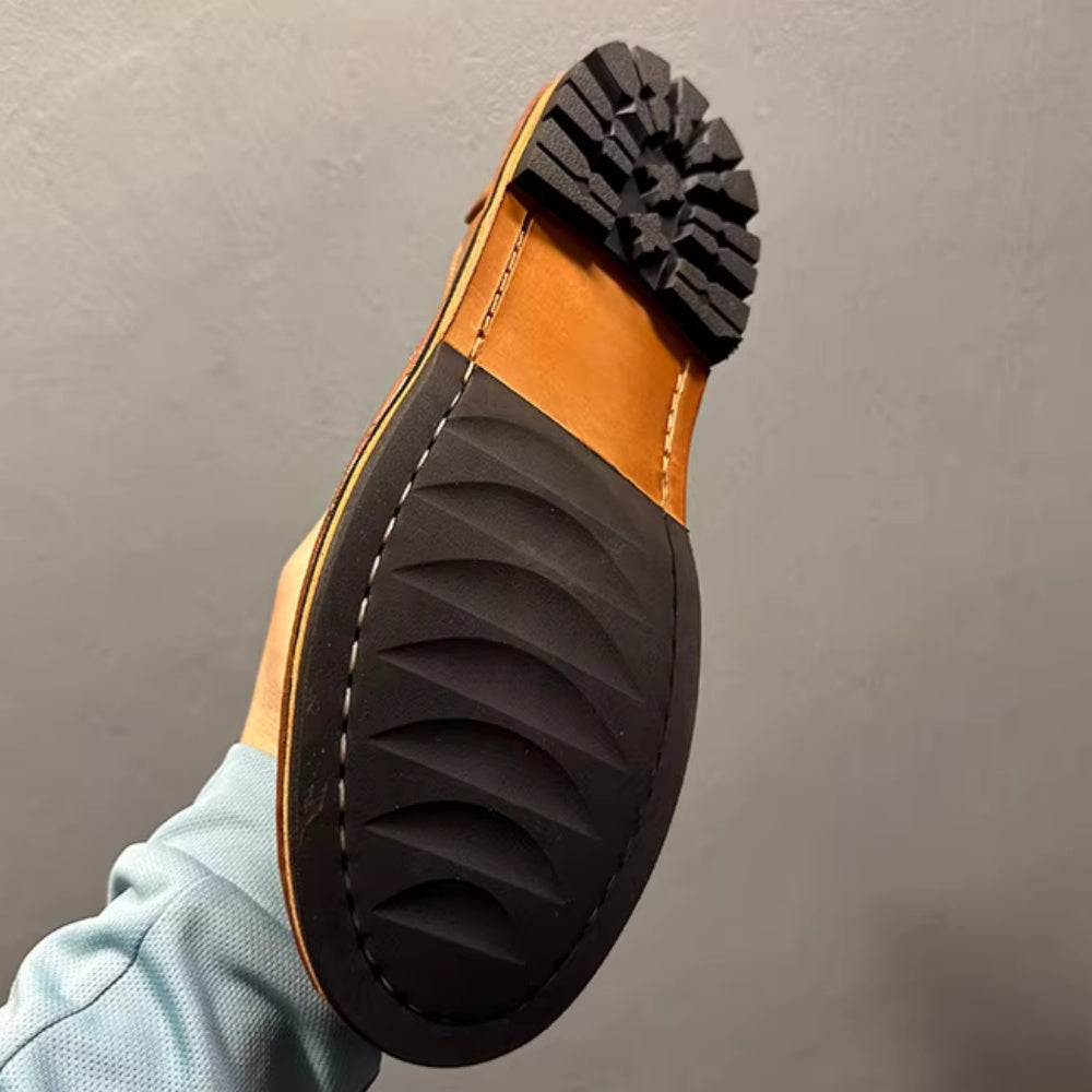 Handmade Derby shoes with leather laces. A casual leather shoe style, with a soft and breathable upper.