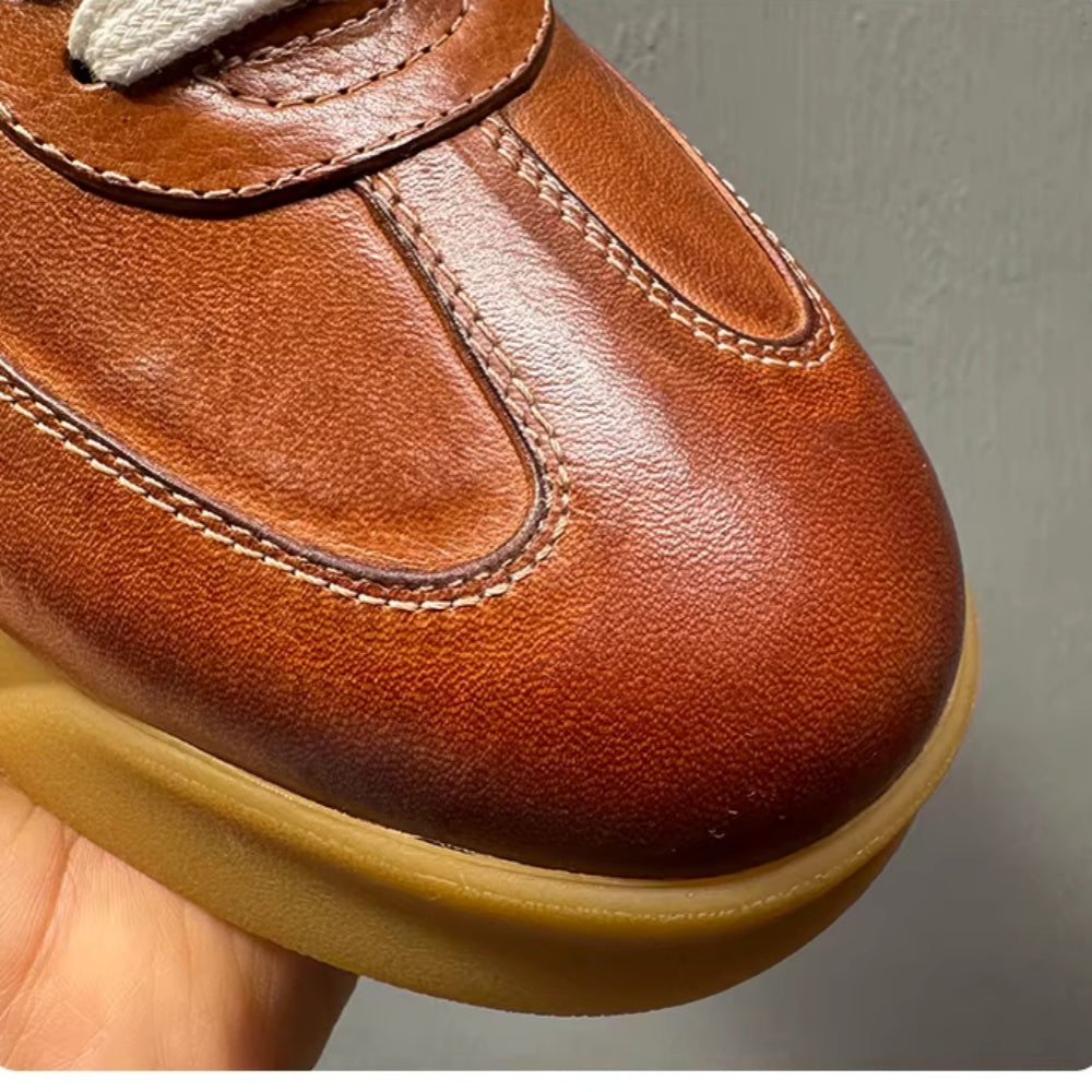 Men's retro leather training shoes, in a sports shoe style, with a retro and lightweight design