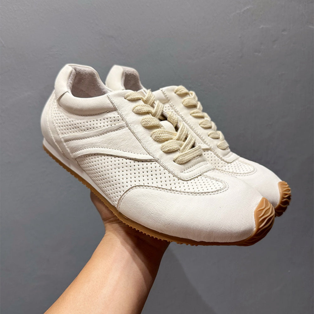 Men's leather sports shoes, featuring a breathable mesh design, with a classic yet fashionable style