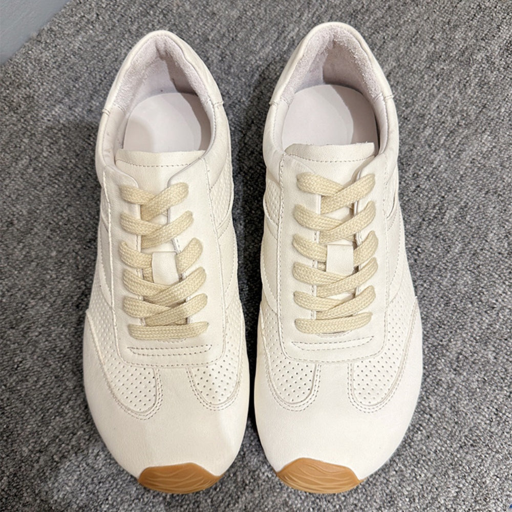 Men's leather sports shoes, featuring a breathable mesh design, with a classic yet fashionable style