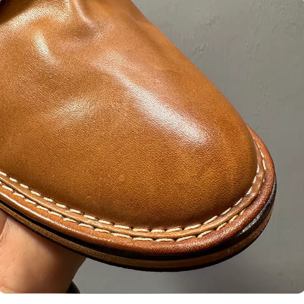 Handmade Derby shoes with leather laces. A casual leather shoe style, with a soft and breathable upper.