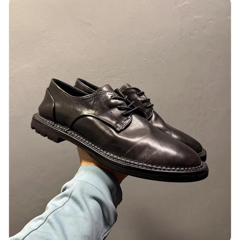 Handmade Derby shoes with leather laces. A casual leather shoe style, with a soft and breathable upper.