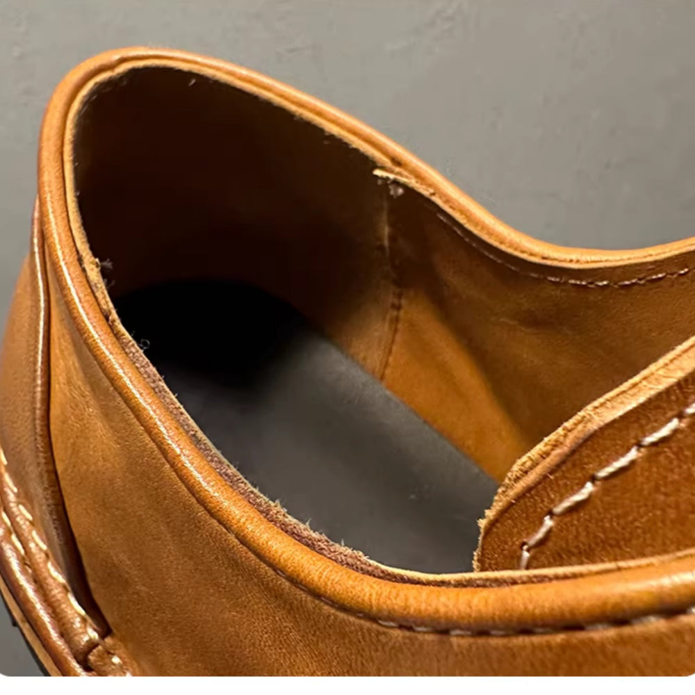 Handmade Derby shoes with leather laces. A casual leather shoe style, with a soft and breathable upper.