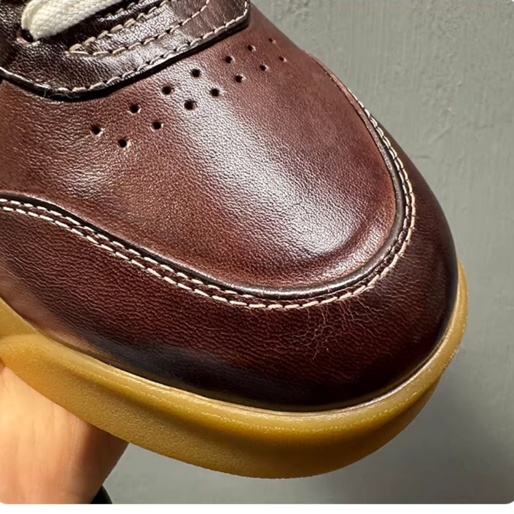 Comfortable and soft interior men's training shoes. Leather sole sports casual shoes.