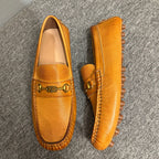 Handcrafted leather shoes by men, high-quality fashionable casual street shoes, men's footwear.