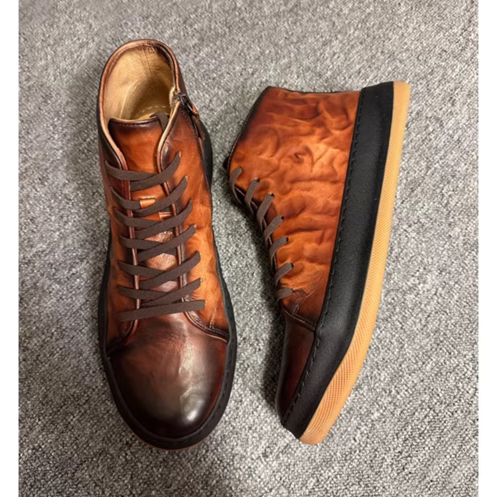 This retro high-top leather men's shoe is made of genuine leather and is both comfortable and casual.