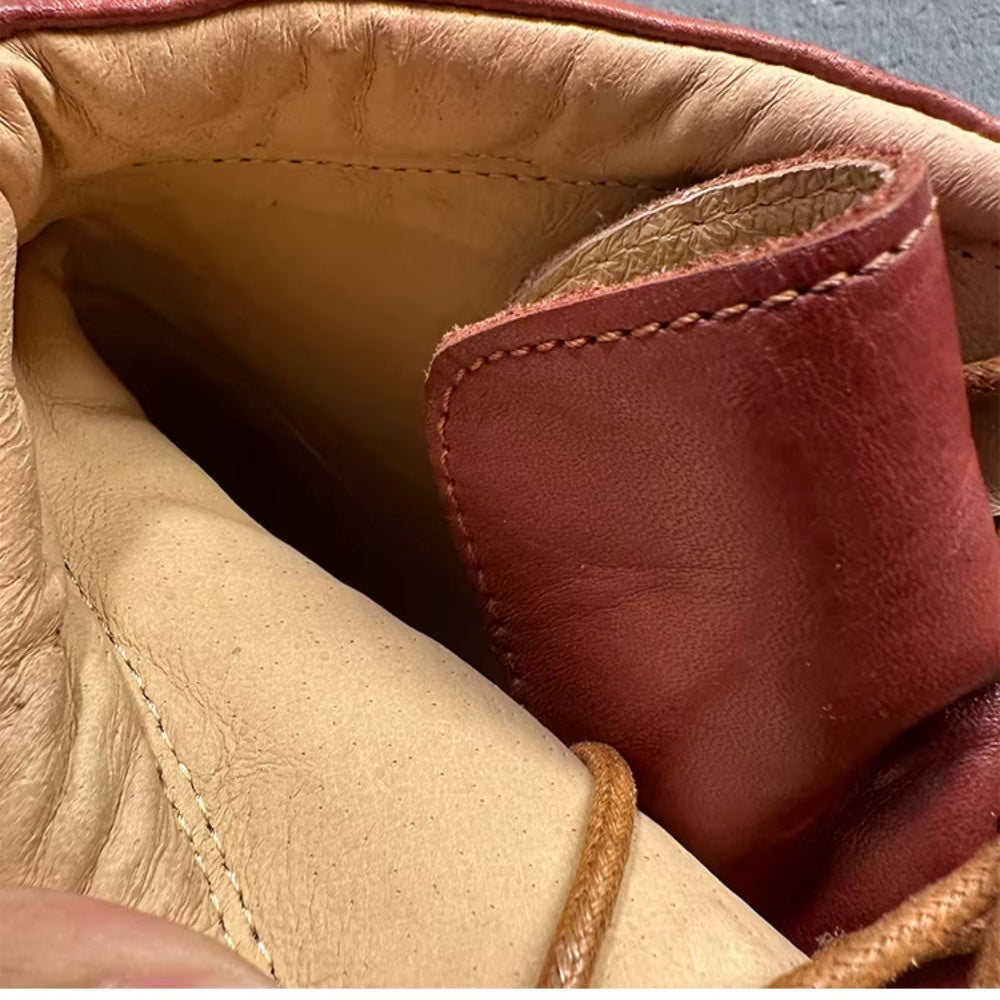 A truly top-quality leather-made retro high-top casual fashion work boots, suitable for men to wear.