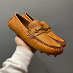 Handcrafted leather shoes by men, high-quality fashionable casual street shoes, men's footwear.