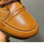 Men's high-top leather shoes are made of soft leather and are suitable for both work and casual wear.