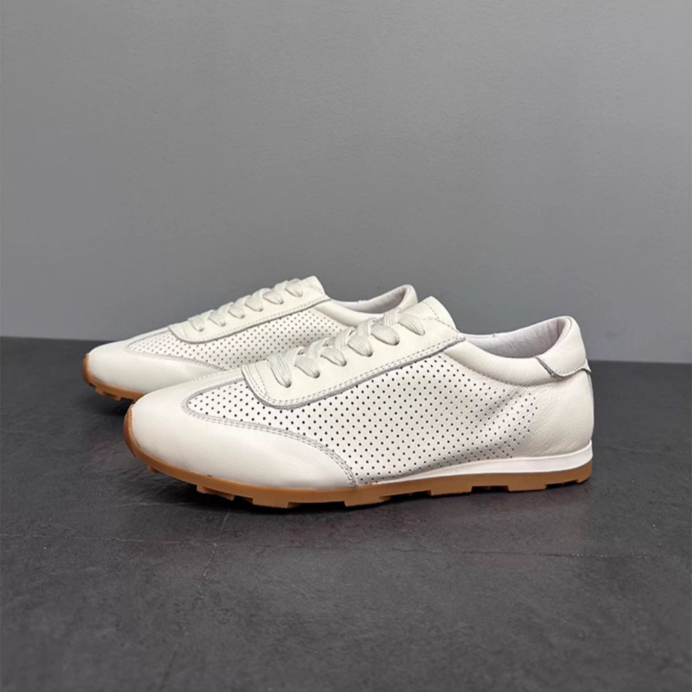 Top-quality genuine leather sports shoes, breathable casual shoes. Soft sole, made of pure leather.