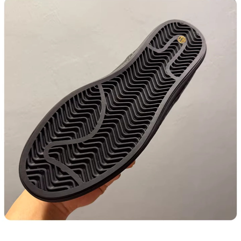 Men's casual wool leather high-top shoes, with soft soles. Winter double-stitched short boots.