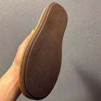 Men's high-top leather shoes are made of soft leather and are suitable for both work and casual wear.