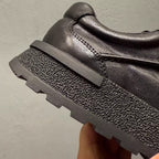 Men's boots combine both fashionable and retro styles, and they are also casual and sporty shoes.