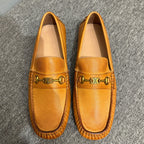 Handcrafted leather shoes by men, high-quality fashionable casual street shoes, men's footwear.