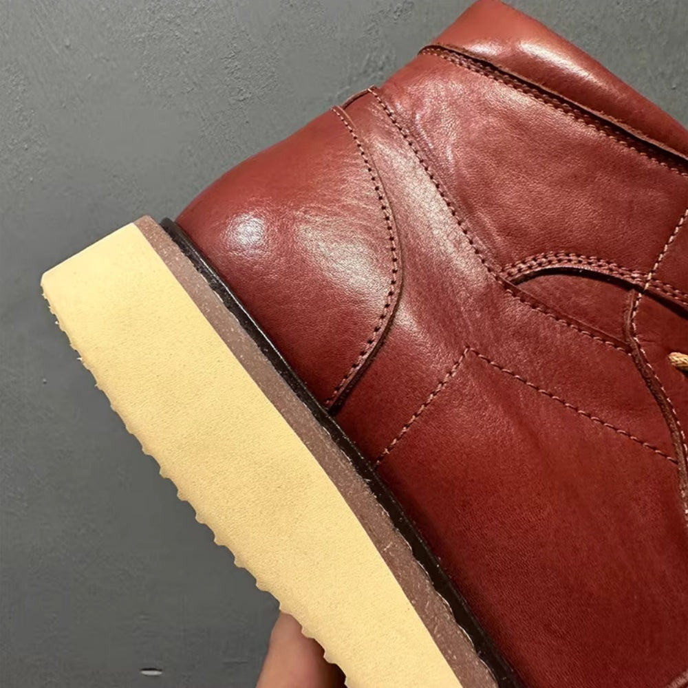 A truly top-quality leather-made retro high-top casual fashion work boots, suitable for men to wear.