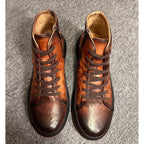 This retro high-top leather men's shoe is made of genuine leather and is both comfortable and casual.