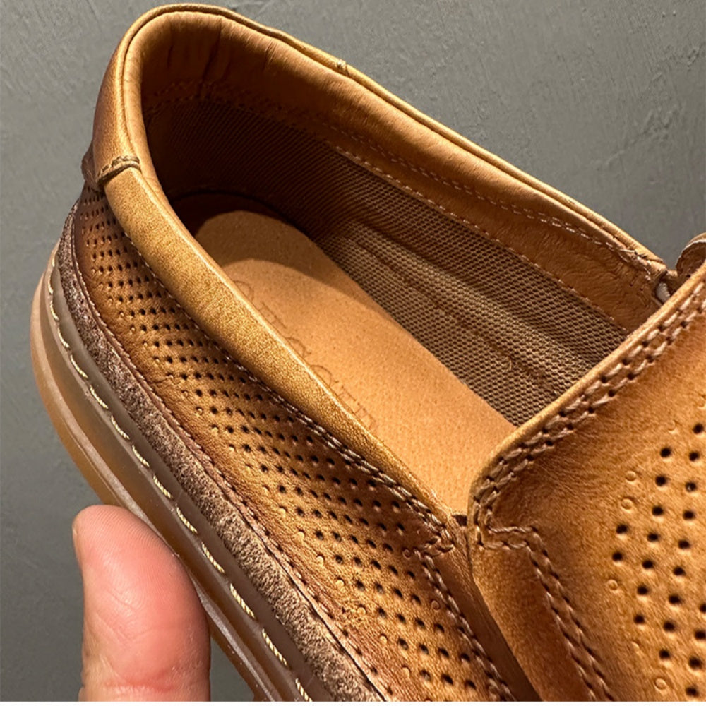 Leather hollowed-out breathable sneakers, casual shoes made of lightweight and soft cowhide.