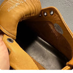 Men's high-top leather shoes are made of soft leather and are suitable for both work and casual wear.