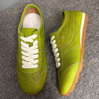 Men's leather perforated breathable shoes, with a retro and casual style, flat sole, men's style shoes