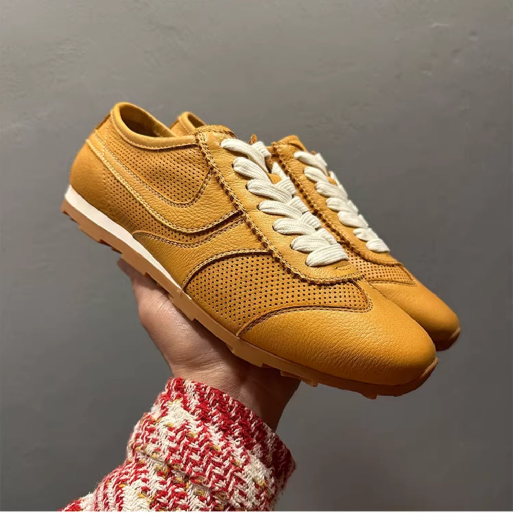 Men's leather perforated breathable shoes, with a retro and casual style, flat sole, men's style shoes