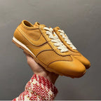 Men's leather perforated breathable shoes, with a retro and casual style, flat sole, men's style shoes