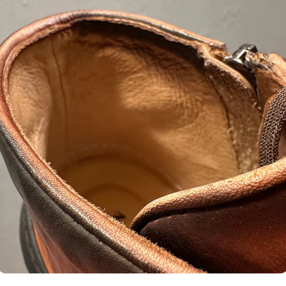 This retro high-top leather men's shoe is made of genuine leather and is both comfortable and casual.