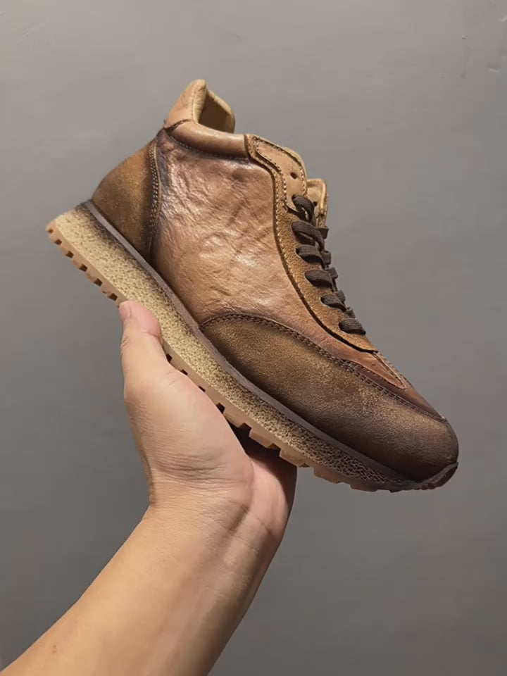 High-top sports shoes with a platform design, featuring a casual, fashionable and retro style.