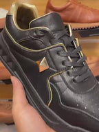 Made of high-quality leather, this is a suitable casual shoe for men and a fashionable low-top sports shoe.