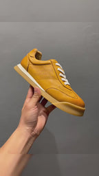 Classic fashion suits. Breathable running board-style men's shoes. Casual style sports shoes.